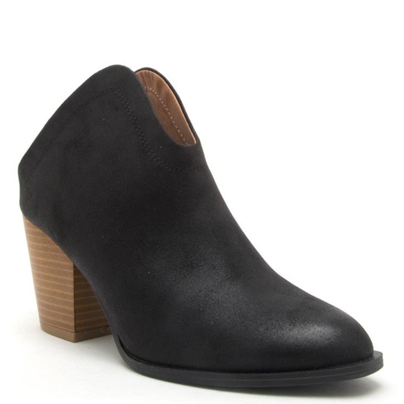 Shoes - Black Distressed Mule Booties Size 6 Last pair!